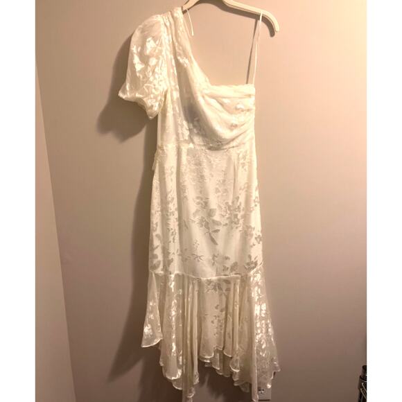 NWT ASTR the Label Santorini Midi Dress in White One Shoulder Flowy Chiffon sz M - Picture 5 of 10